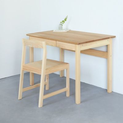 サクラ素材と合わせて上質な空間を演出<br>Fチェア / 4本脚デスク S60（さくら）