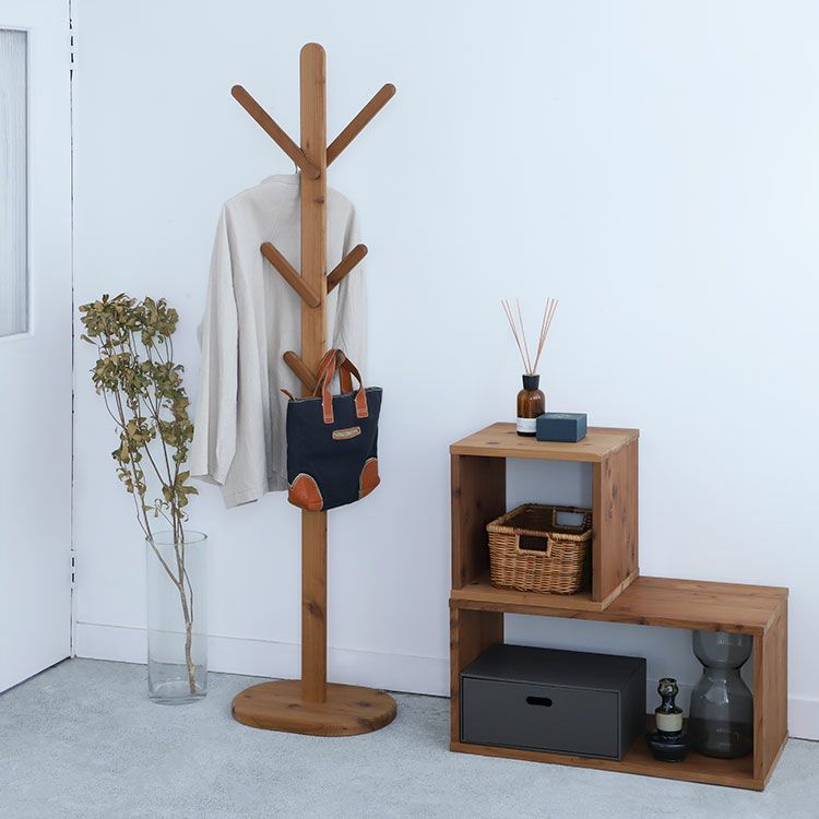 wakuを組み合わせた、壁面収納<br>waku .ERA / waku W .ERA<br>ポールハンガー T .ERA