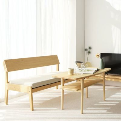無垢の家具を組み合わせた、気持ちのいいリビング<br>センターテーブル E120 / ソファ C2.2（撥水ホワイト）<br>テレビボードP150