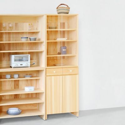 中がほどよく透けて軽やかに<br>キッチンボード A80 utility<br>ダイニングテーブル D hinoki / Dチェア