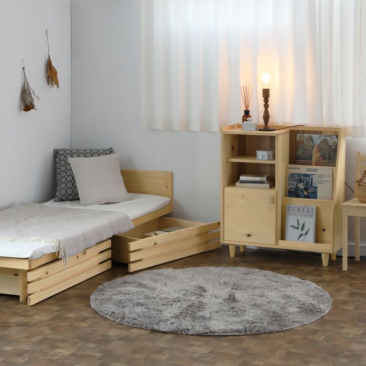 ひのきの家具で統一した、ほっと安らぐベッドルーム<br>ベッドF スタンダード SS / ベッドF 収納ボックス<br>キャビネット H / Eチェア